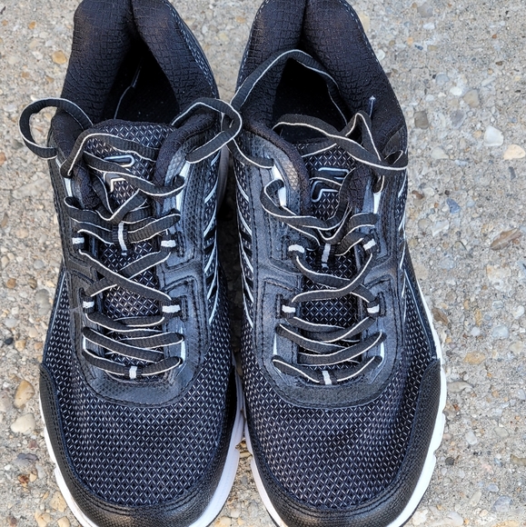 **FILA SNEAKERS! WOMENS SZ.10 - Picture 7 of 8